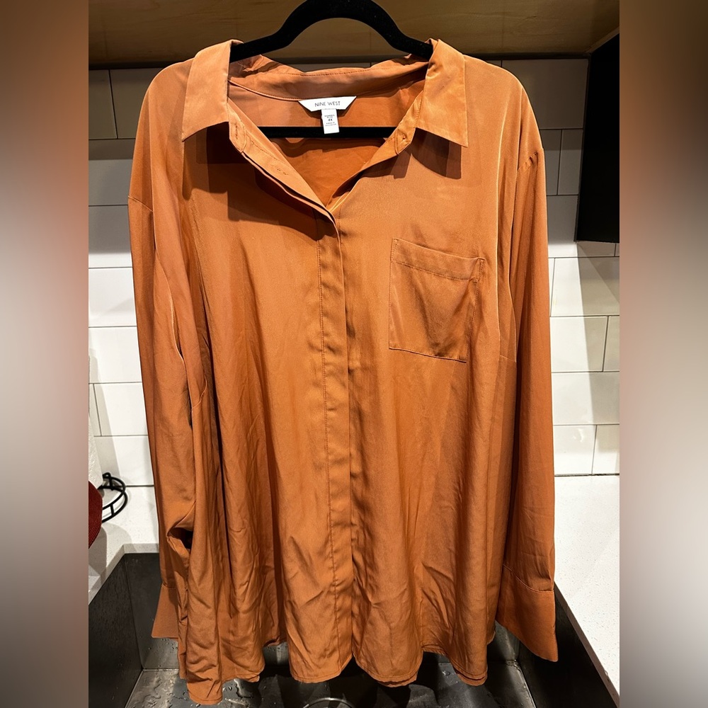 Never worn Nine West button up. Polyester